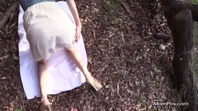 Озабоченный сын ебет в ванной зрелую мамку из Азербайджана